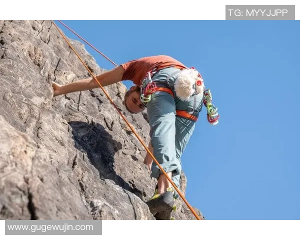 攀岩深度探索上海攀岩队如何应对挑战与防反策略揭秘 攀岩深度探索上海攀岩队如何应对挑战与防反策略揭秘