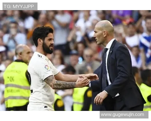 亨克与塞尔塔激战正酣比分揭晓引发球迷热议 亨克与塞尔塔激战正酣比分揭晓引发球迷热议